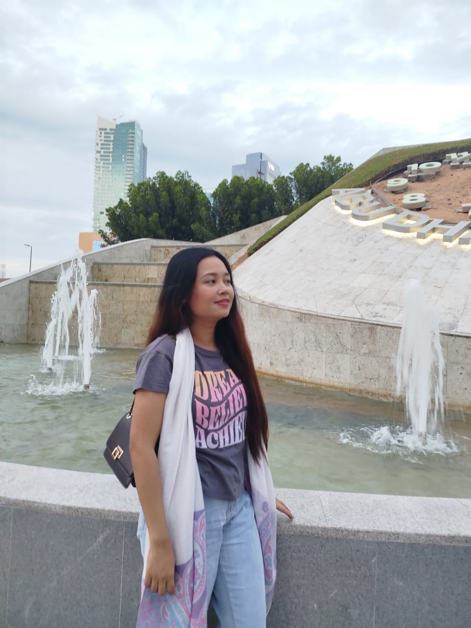 NI  HLAING